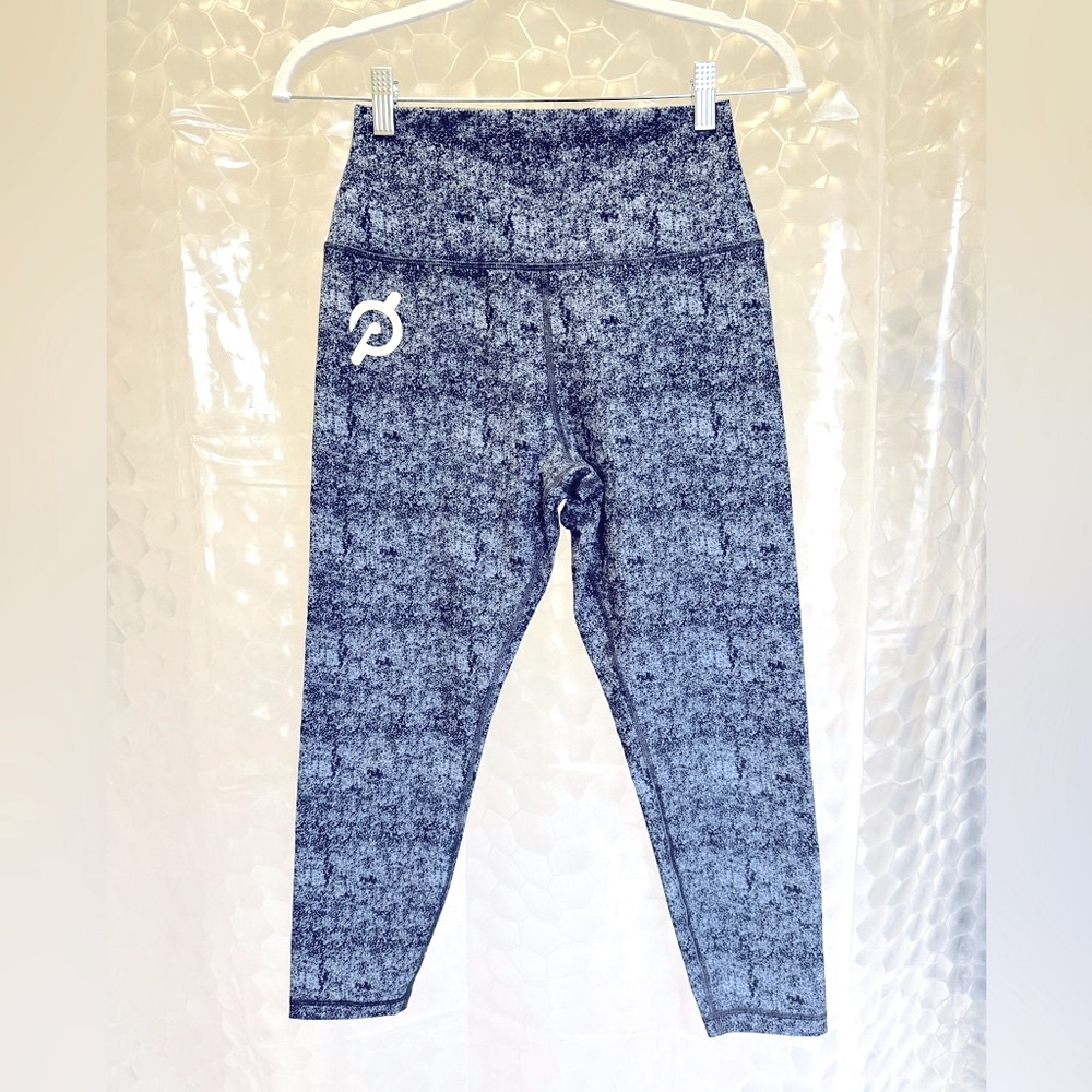 Peloton Blue & Black Pattern Cropped Leggings Size Medium